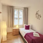 Weingut Caspari, Familie Eggert Apartment *
