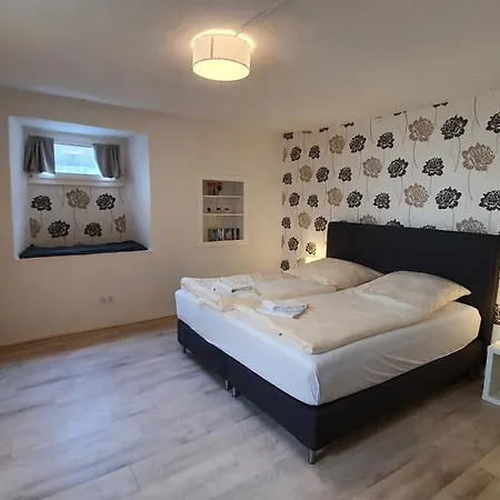 Weingut Caspari, Familie Eggert *