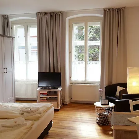 Weingut Caspari, Familie Eggert *