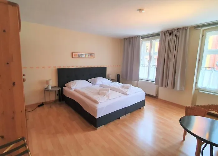 Weingut Caspari, Familie Eggert *